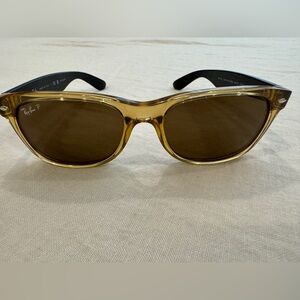 Ray Ban New Wayfarer RB2132